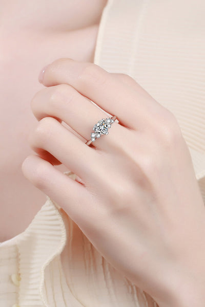 1 Carat Moissanite Heart Ring - SHE BADDY© ONLINE WOMEN FASHION & CLOTHING STORE