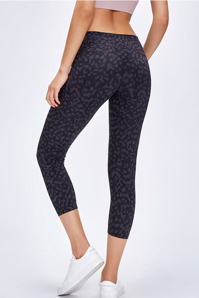 Slim Hip Cropped Leggings - SHE BADDY© ONLINE WOMEN FASHION & CLOTHING STORE